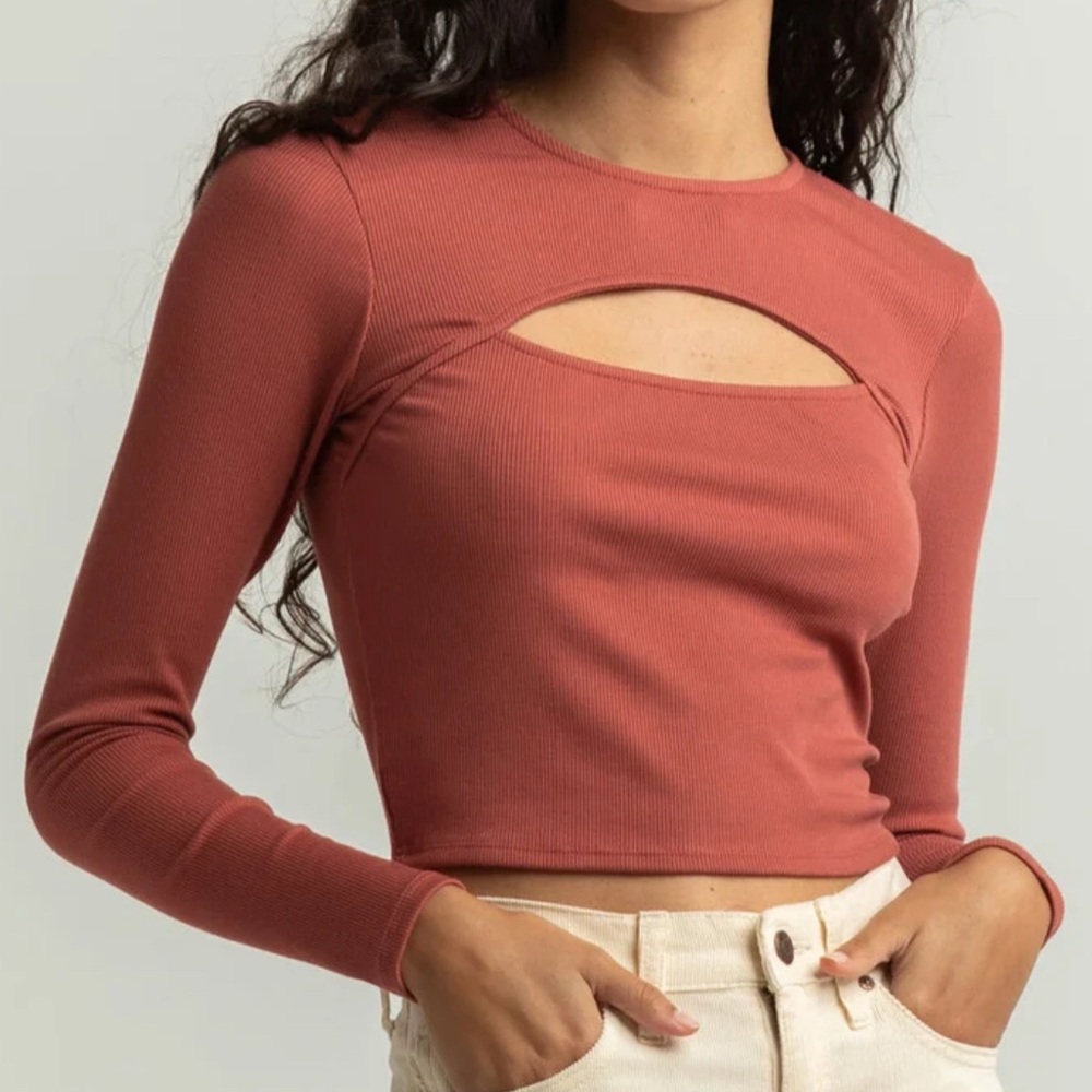 Full Tilt Long Sleeve Cut Out Crop Top
Size XS